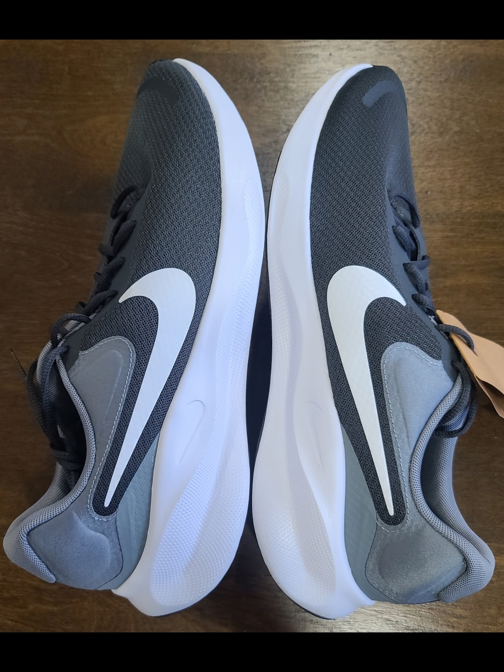 Nike Revolution 7 Road Running Shoes Black Gray White Men's